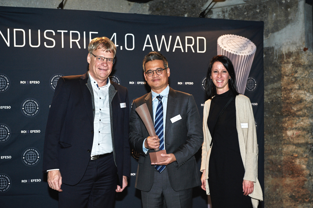 AUO receives the ROI-EFESO INDUSTRIE 4.0 AWARD through exceptional accomplishments in digital transformation