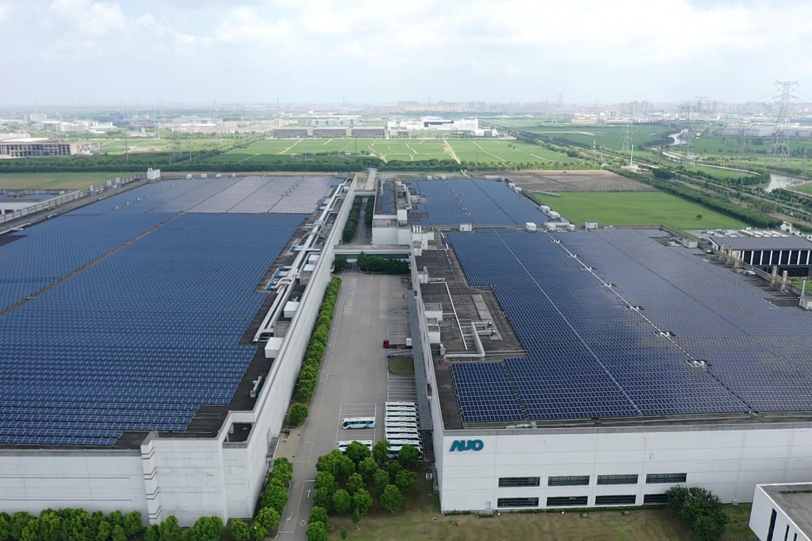 AUO Kunshan drives production and energy efficiency through smart manufacturing, and establishes rooftop solar power plants, reaching a total electricity generation of 23 million kWh