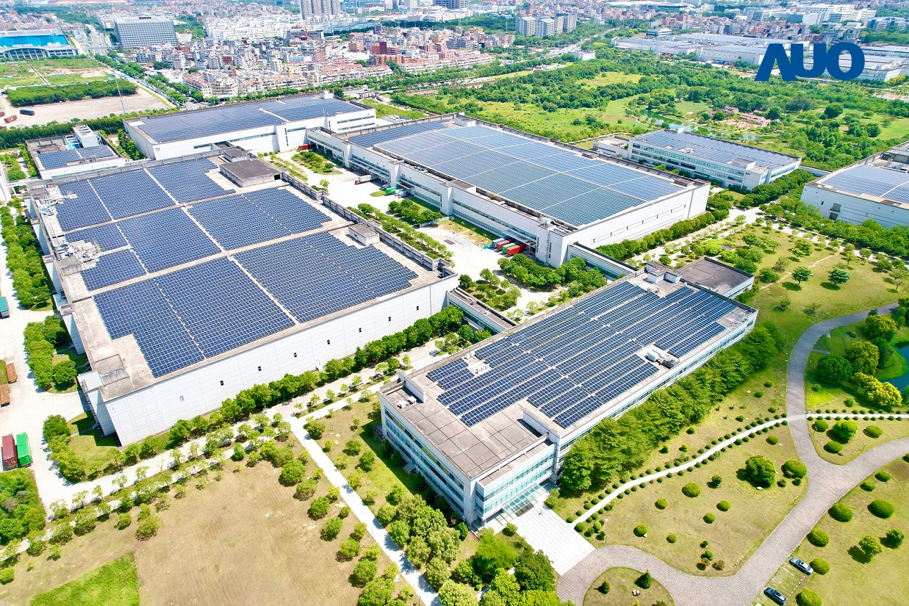 友達廈門推動智慧製造同時，透過綠電創能縱深推進綠色轉型，廠區全屋頂鋪設太陽能板，每年太陽能發電 2,600多萬度